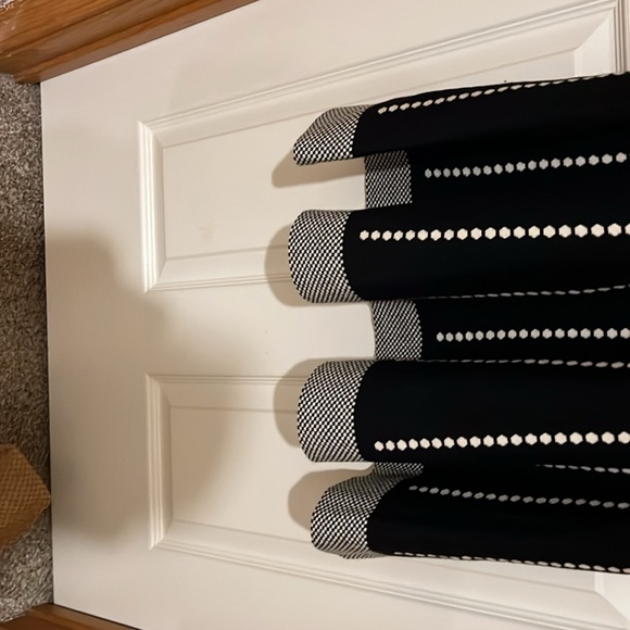 Knit dress black with white dots. Knee length - Picture 2 of 4